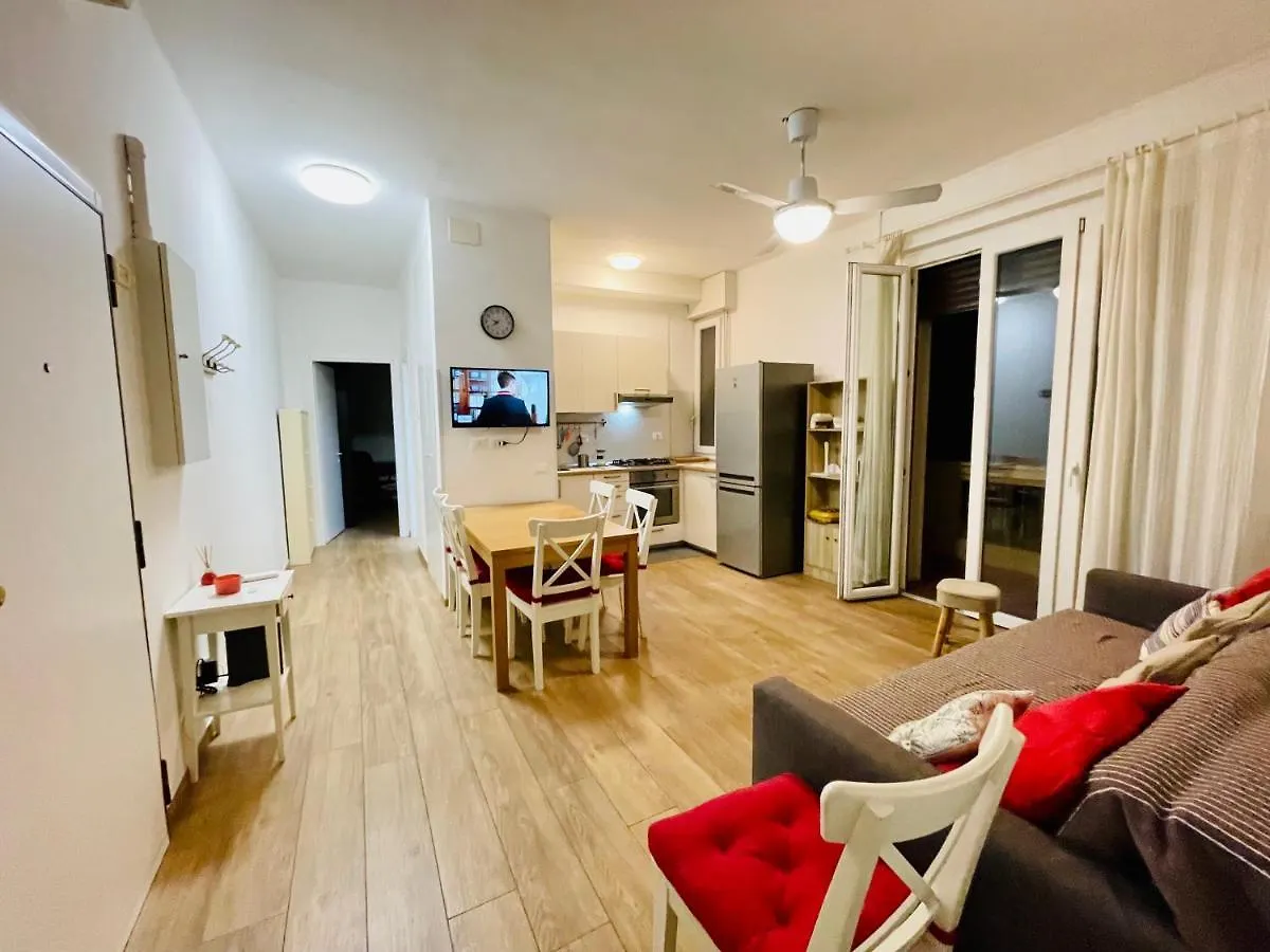 Kontakt z Castle Door House - Single Rooms With Double Beds Near Central Train Station