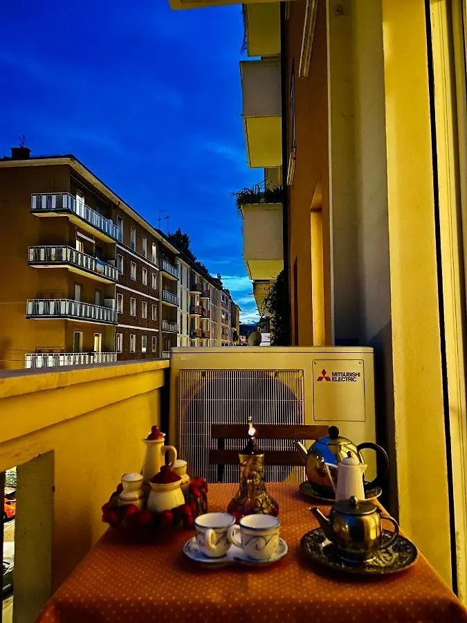 Castle Door House - Single Rooms With Double Beds Near Central Train Station Bolonia Pensjonat