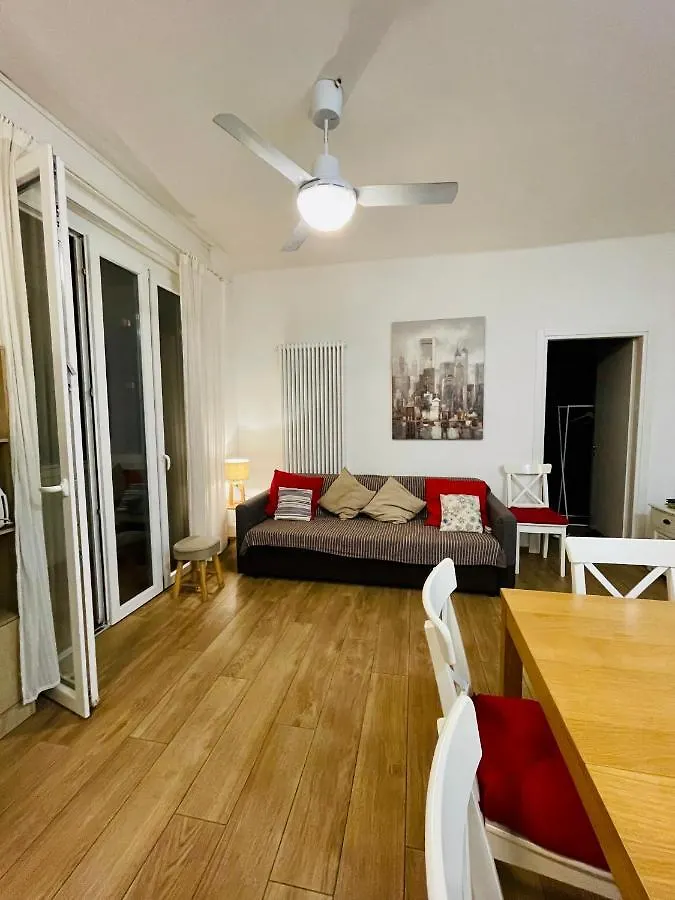 Castle Door House - Single Rooms With Double Beds Near Central Train Station Bolonia 0*,